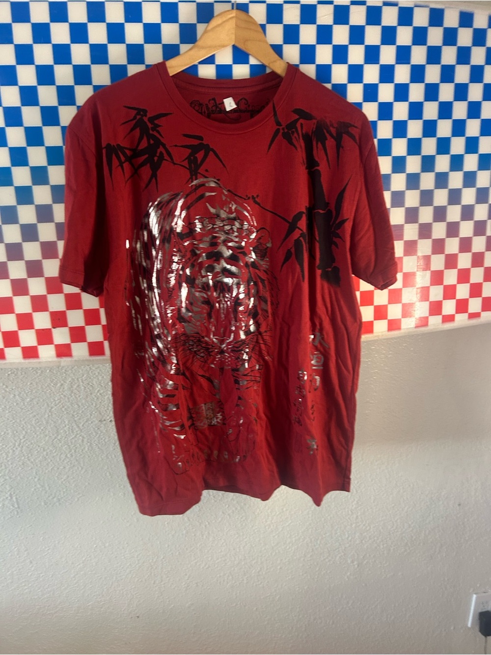 Red Closet "KC Art Collection" Dragon Tiger Metallic Foil Graphic Tee L